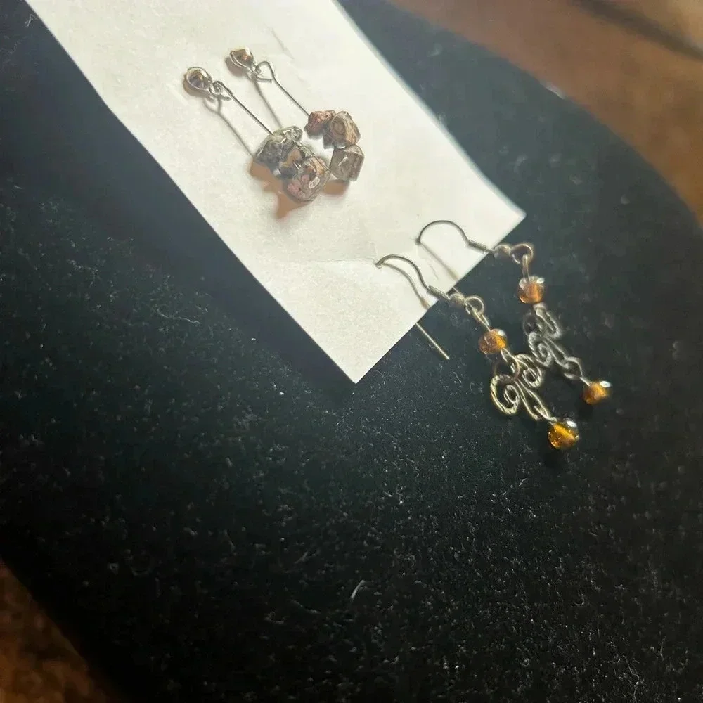 2 pair of‎ brown stone earrings for pierced ears